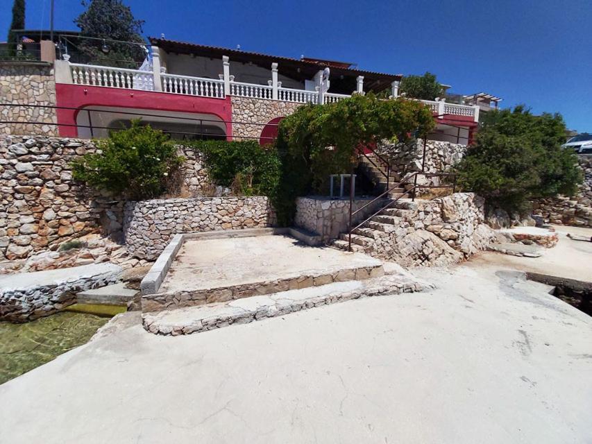 Apartments Carmen Vinišće Eksteriør bilde