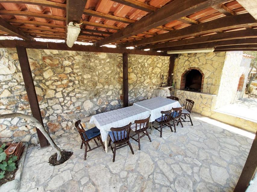 Apartments Carmen Vinišće Eksteriør bilde