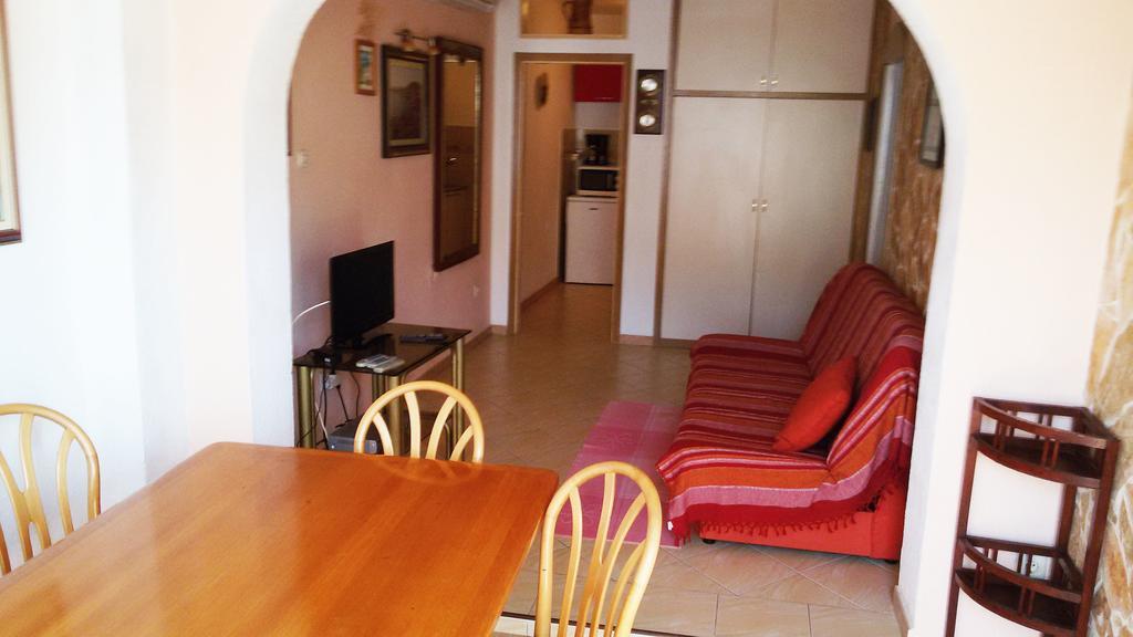 Apartments Carmen Vinišće Rom bilde