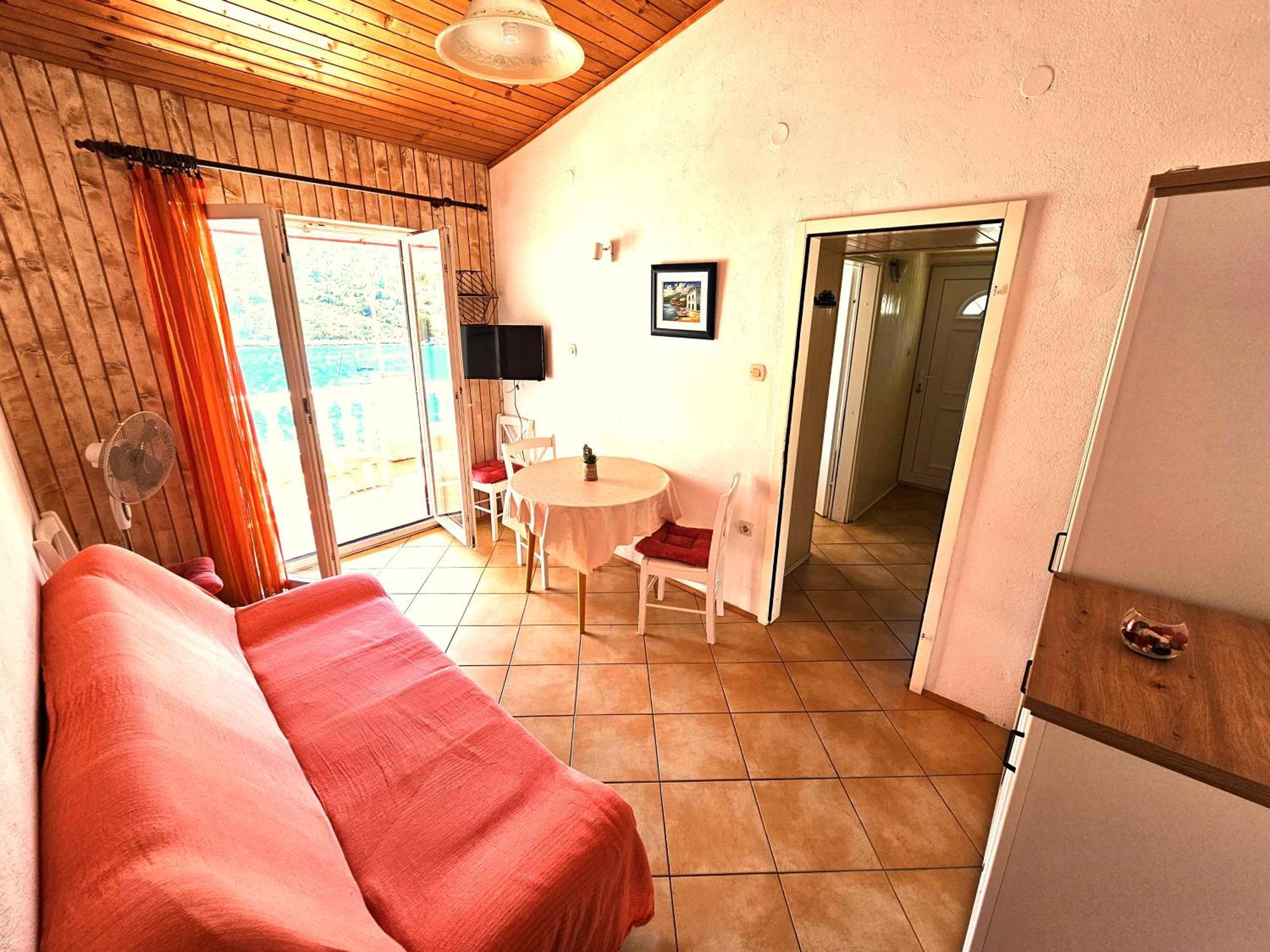 Apartments Carmen Vinišće Eksteriør bilde