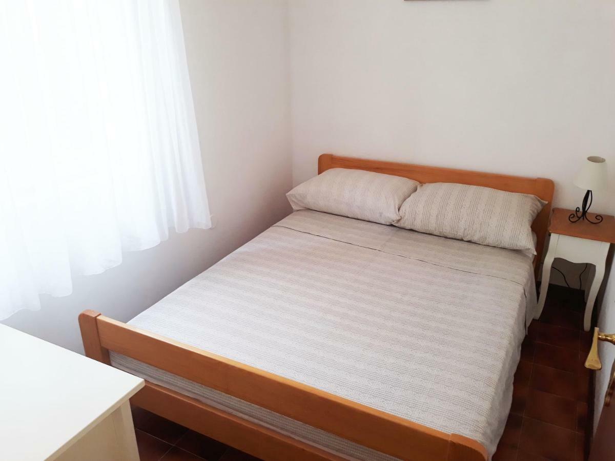 Apartments Carmen Vinišće Eksteriør bilde